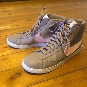 Nike Blazer Mid Premium Women’s Lifestyle Shoe